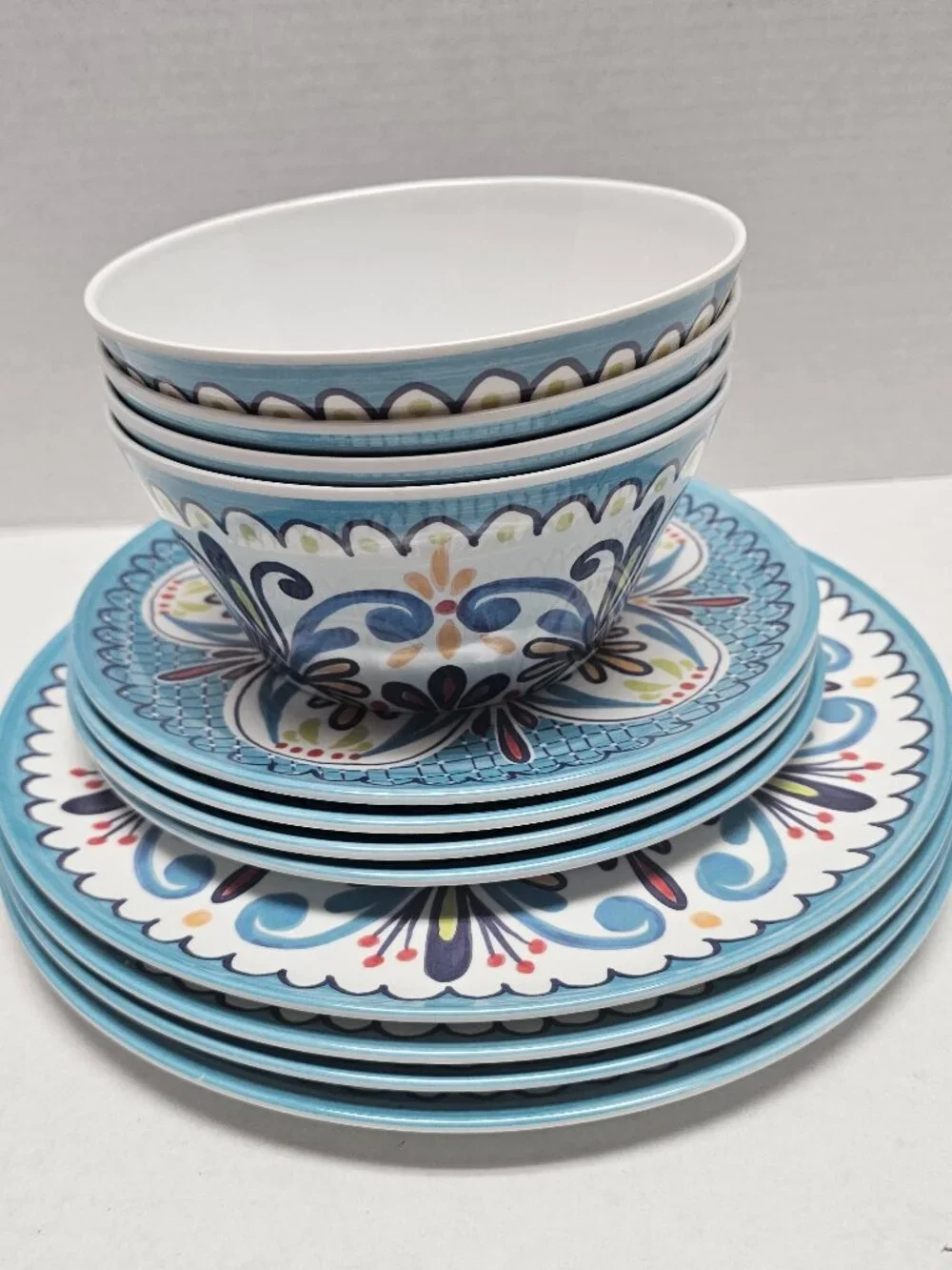 Beautiful Bzyoo Dinnerware Melamine Blues Collection Plates Bowls 12 Piece pc